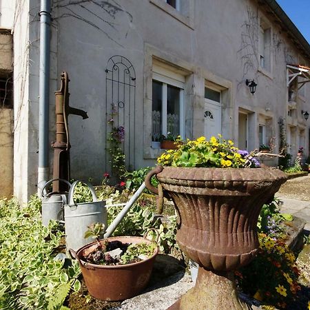 Le Clos Domremy Bed & Breakfast Exterior photo